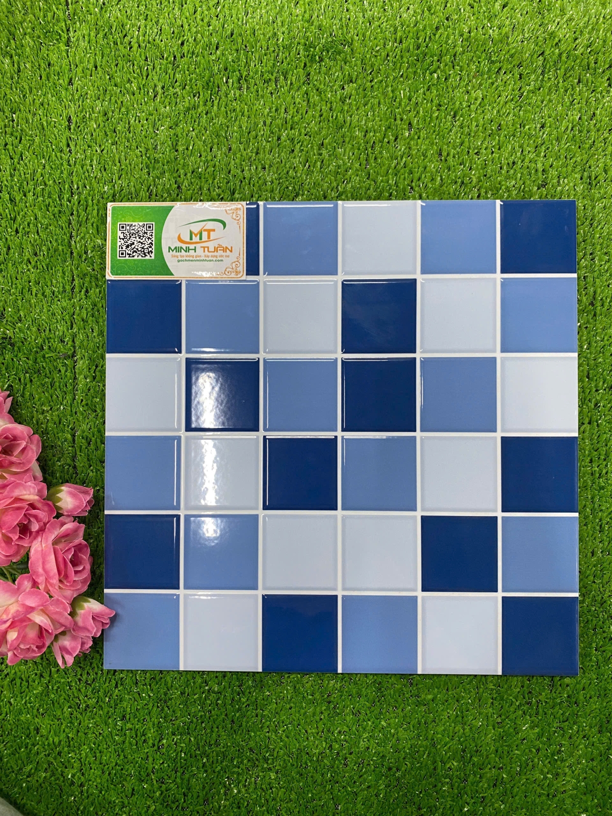 Gạch lát nền WC 30x30 ở Bến Lức